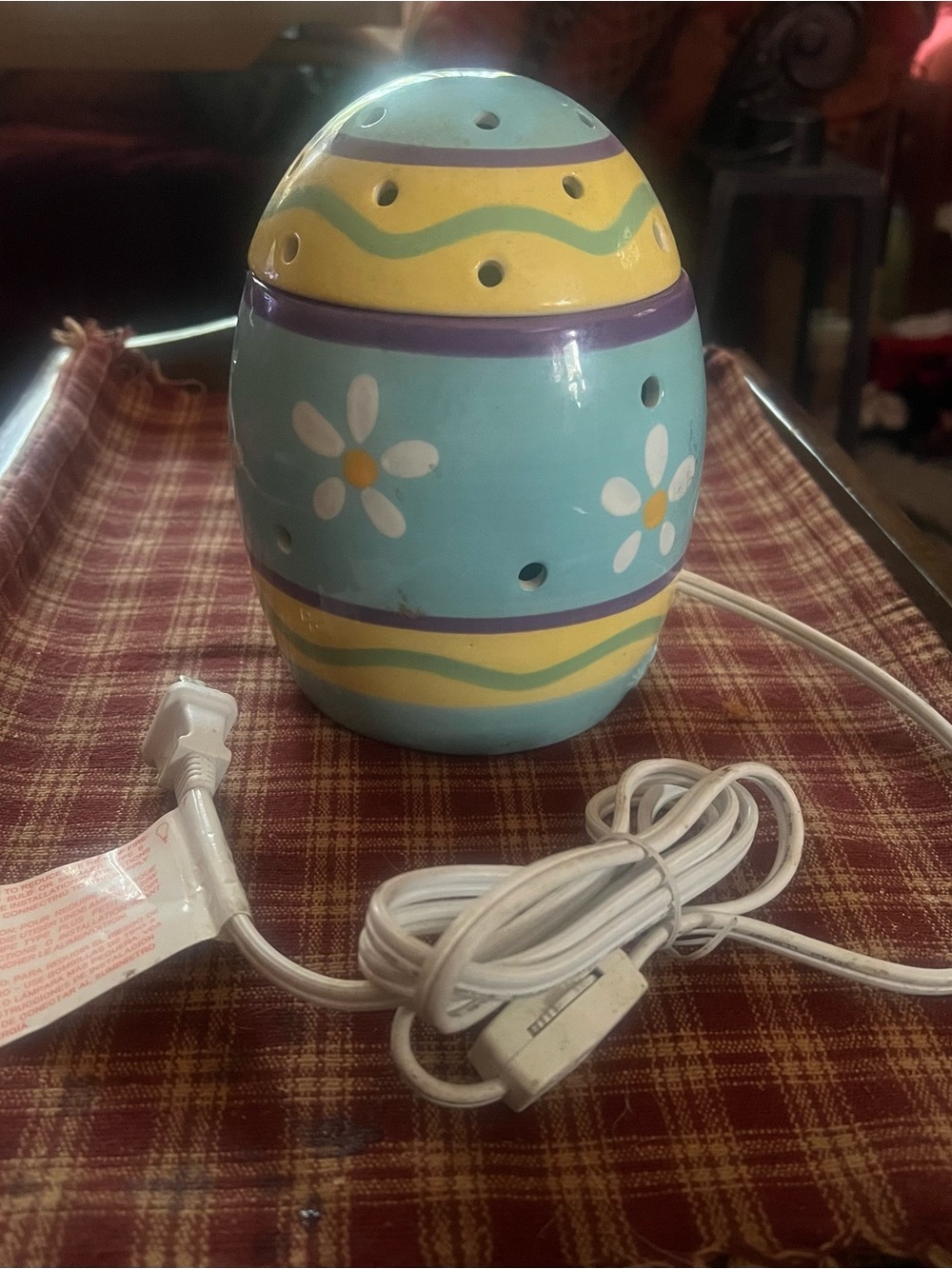 Retired Scentsy Ceramic Egg Full size Warmer